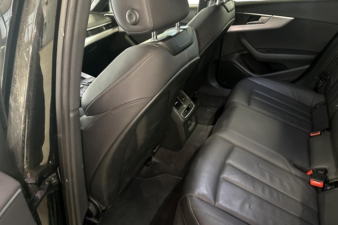 Audi A4 TDi S-line Avant S-tr.