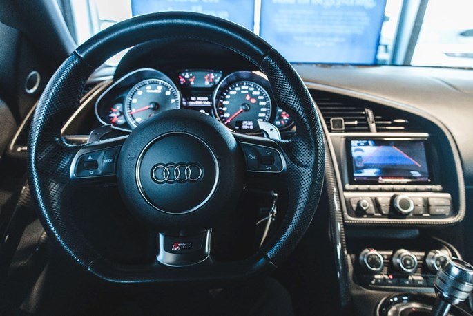 Audi R8 FSi Spyder quattro