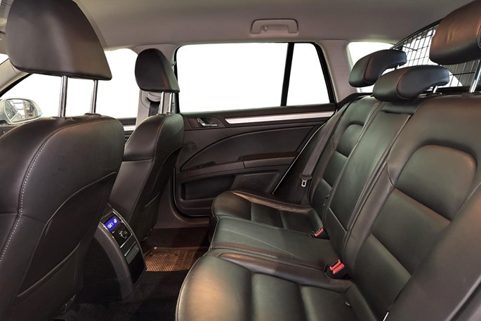 Skoda Superb TSi 160 Elegance Combi DSG