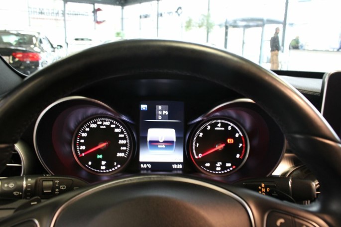 Mercedes C400 AMG Line stc. aut. 4-M