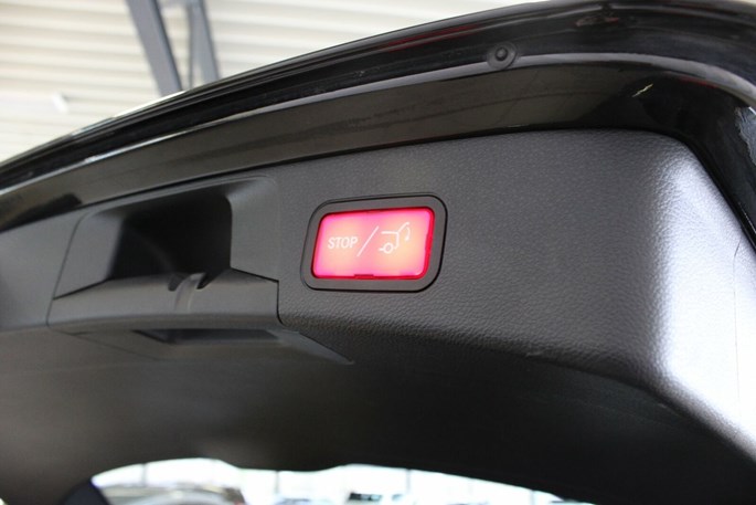 Mercedes C400 AMG Line stc. aut. 4-M