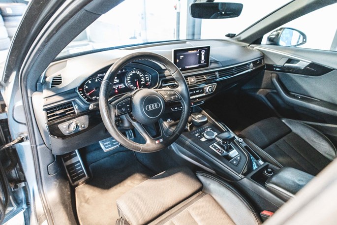 Audi A4 TDi 190 S-line Avant S-tr.