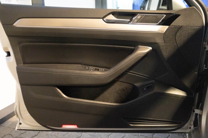 VW Passat TDi 190 R-line Variant DSG 4Motion Van