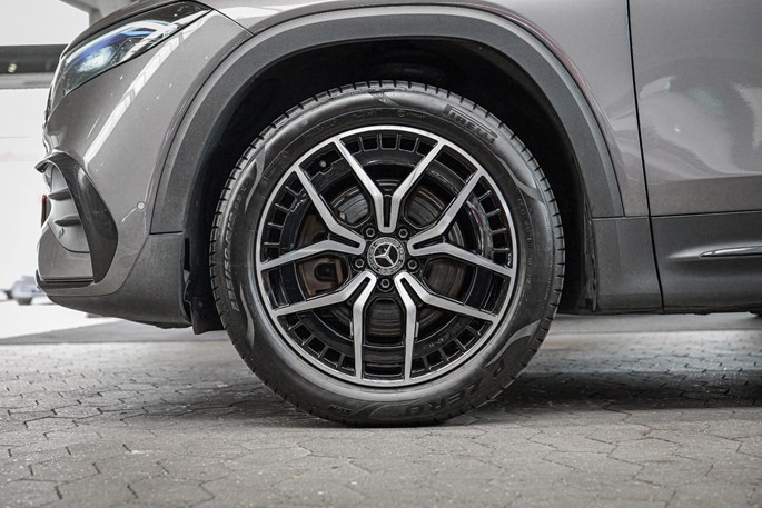 Mercedes EQB300 AMG Line 4Matic