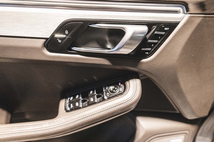 Porsche Macan Turbo PDK