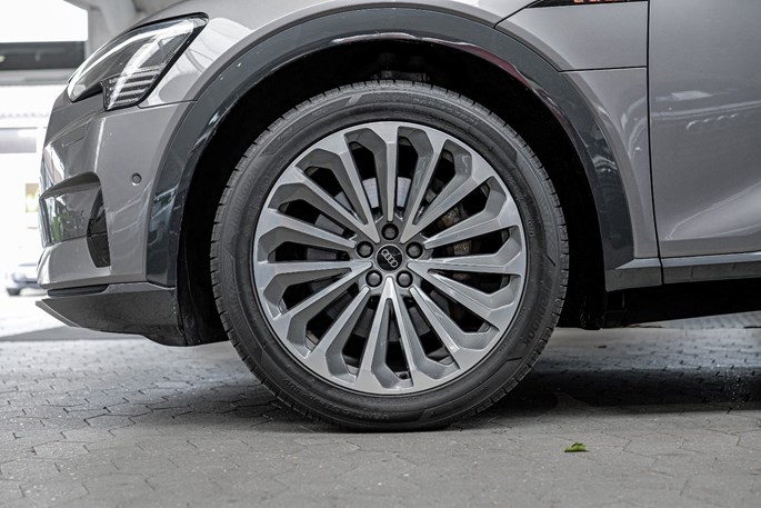 Audi E-tron Advanced quattro