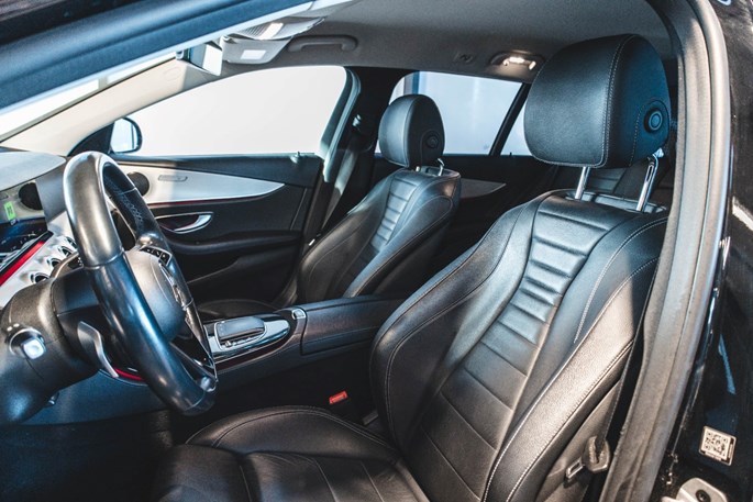 Mercedes E300 de stc. aut.