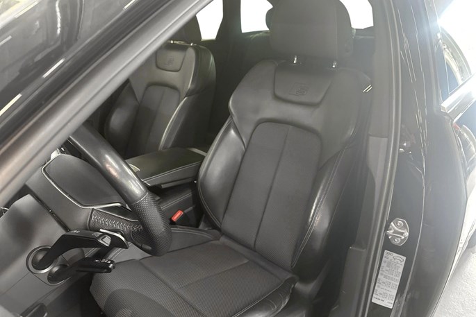 Audi A6 TDi Avant quattro S-tr.