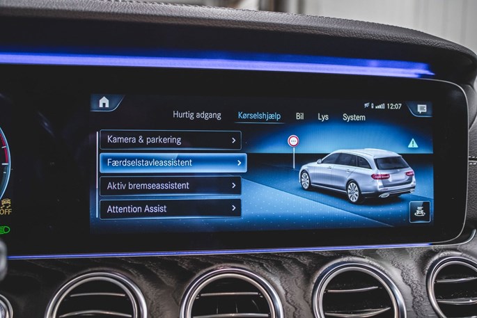 Mercedes E300 de AMG Line stc. aut.