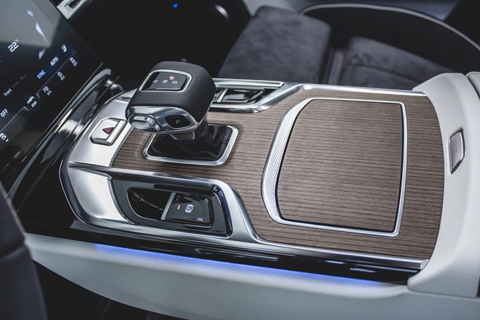 Hongqi E-HS9 Exclusive